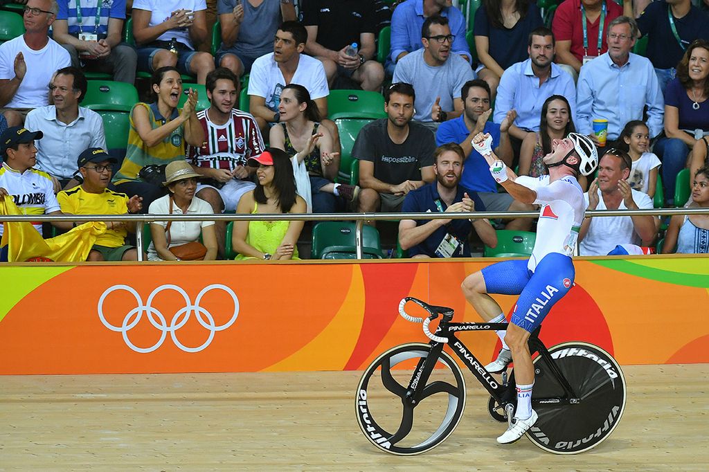 Elia Viviani (Italy) celebrates