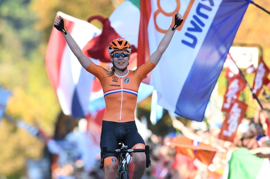 Anna van der Breggen (Netherlands) celebrates her victory
