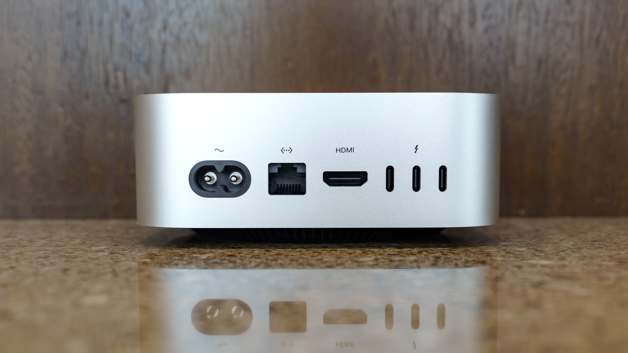 The rear ports of the Mac Mini with M6