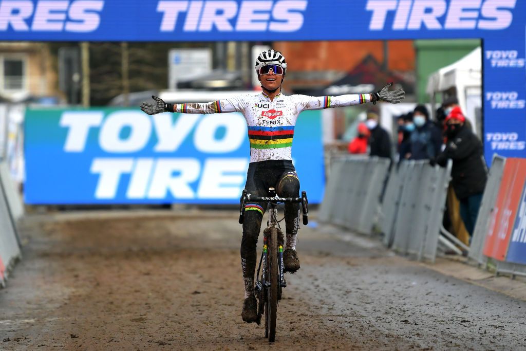 OVERIJSE BELGIUM JANUARY 24 Arrival Ceylin Del Carmen Alvarado of The Netherland and Team AlpecinFenix Celebration during the 61st Druivencross World Cup 2021 Womens Elite UCICX CXWorldCup Ostend2021 on January 24 2021 in Overijse Belgium Photo by Luc ClaessenGetty Images