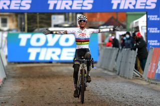 Alvarado wins elite women's Cyclo-cross World Cup in Overijse