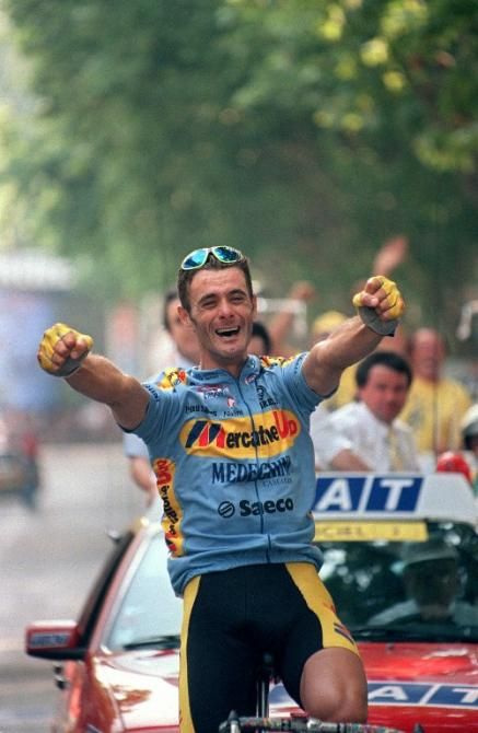 Eros Poli soars to victory on stage 15 of the 1994 Tour de France.