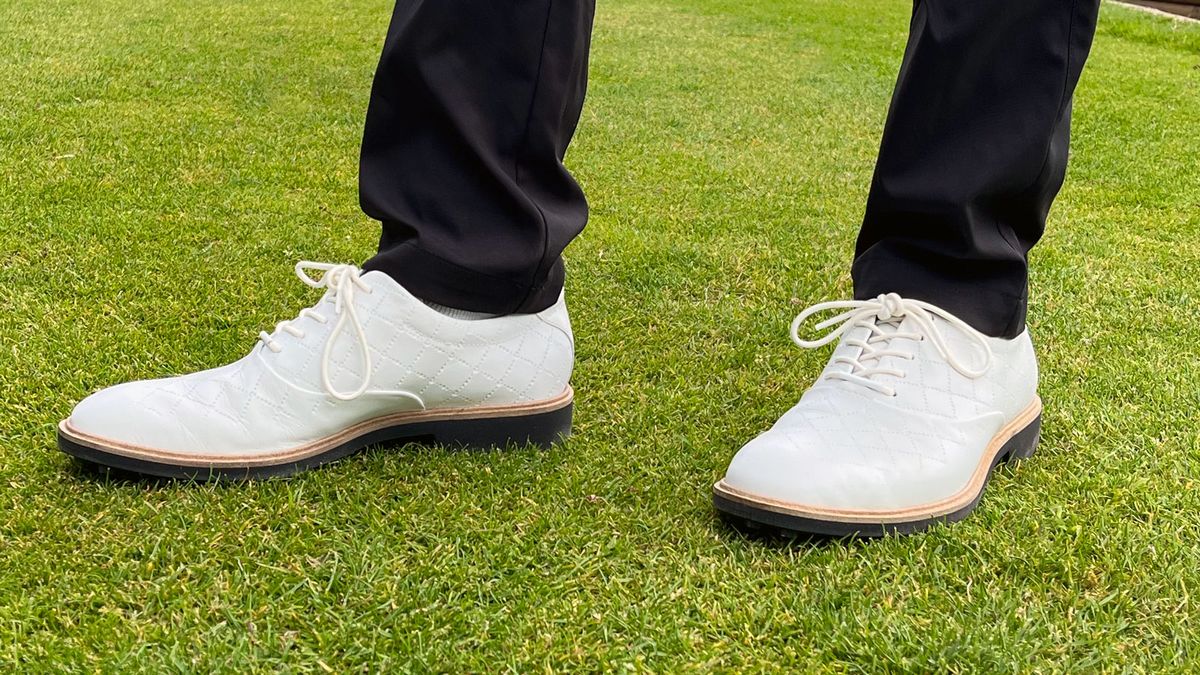 Ecco Classic Hybrid Golf Shoe Review | Golf Monthly