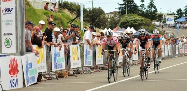Chloe Hosking (Specialized Women SA) leads the minor place getters over the finish line