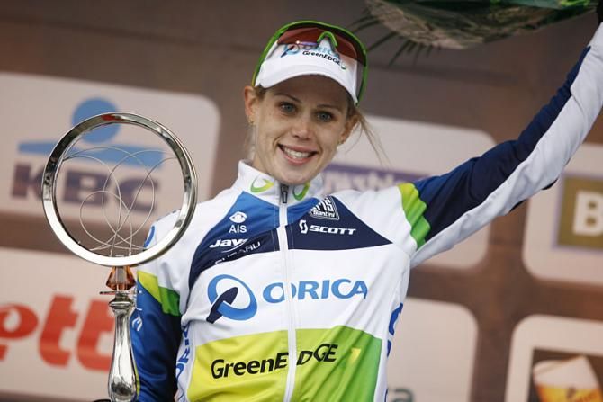 Tiffany Cromwell with her trophy