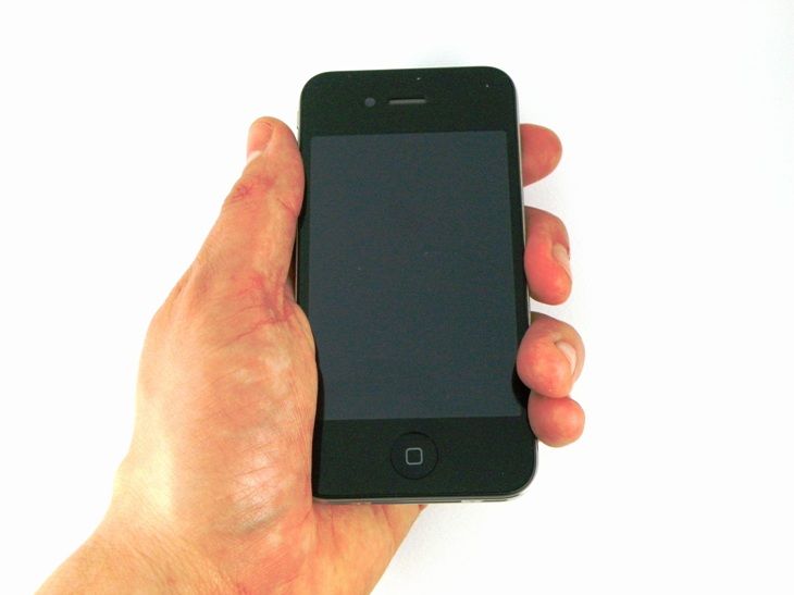 Apple admits reception issue with iPhone 4 TechRadar