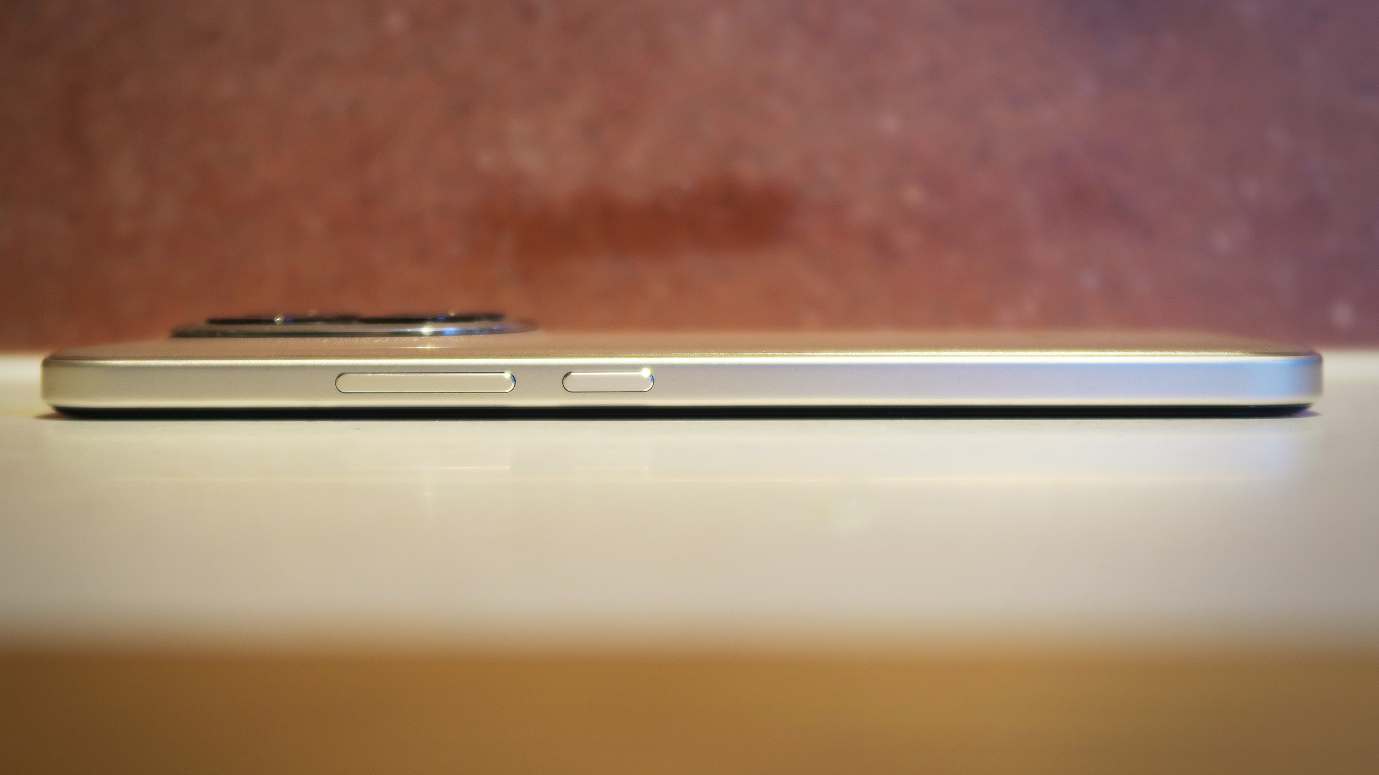 Xiaomi Redmi Note 15 Pro Plus REVIEW side