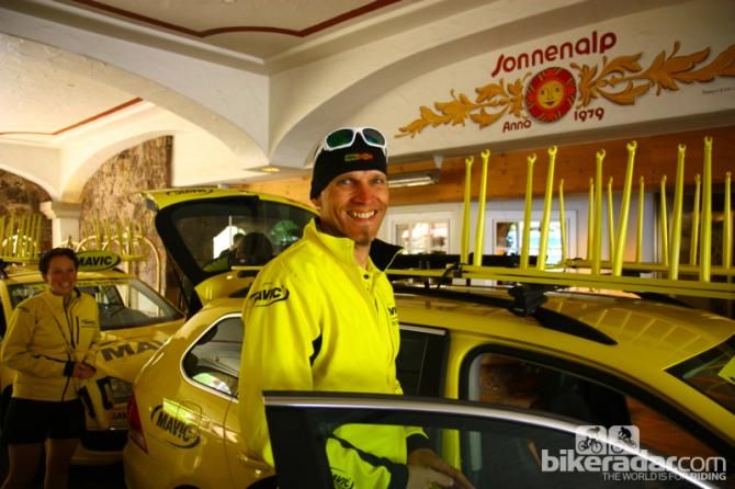 The other van Garderen in yellow. While his son rode a Time Machine to maintain his race lead, father Marcel van Garderen was in a Mavic support car