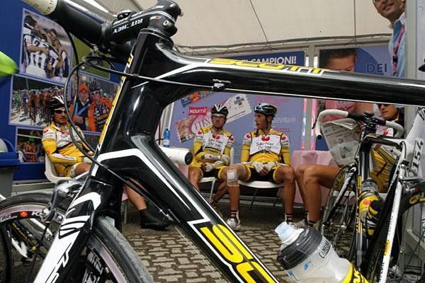 Saunier Duval is waiting in the Giro Village.