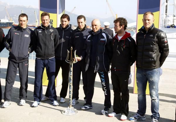 The riders pose with Stefano Garzelli's 2010 winner's trophy