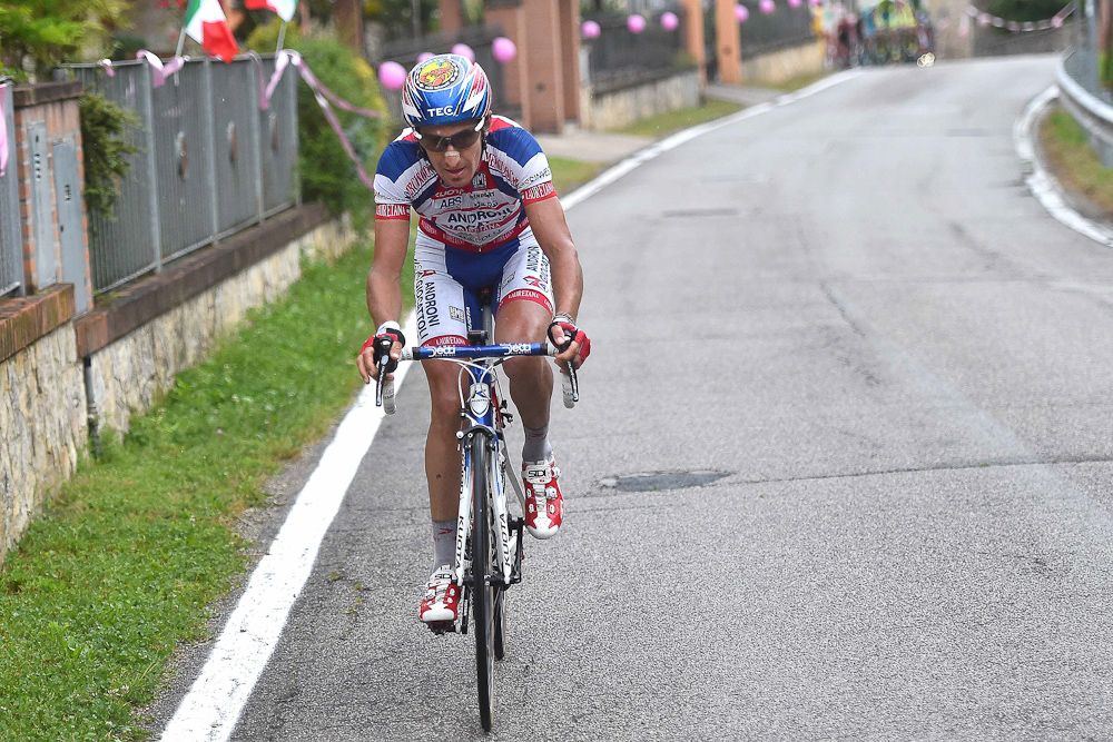 Franco Pellizotti attacks near the finale.