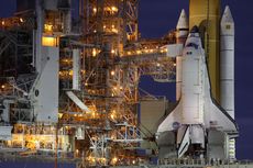 space-shuttle-discovery-name-101029-02