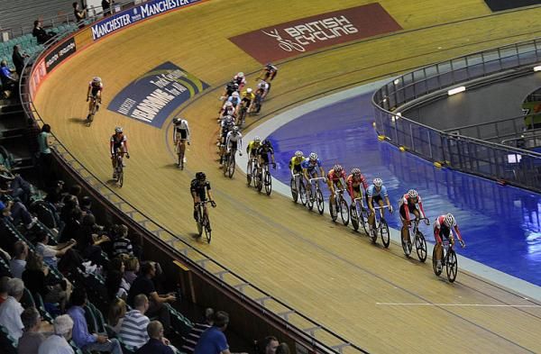 Action in the men's points race.