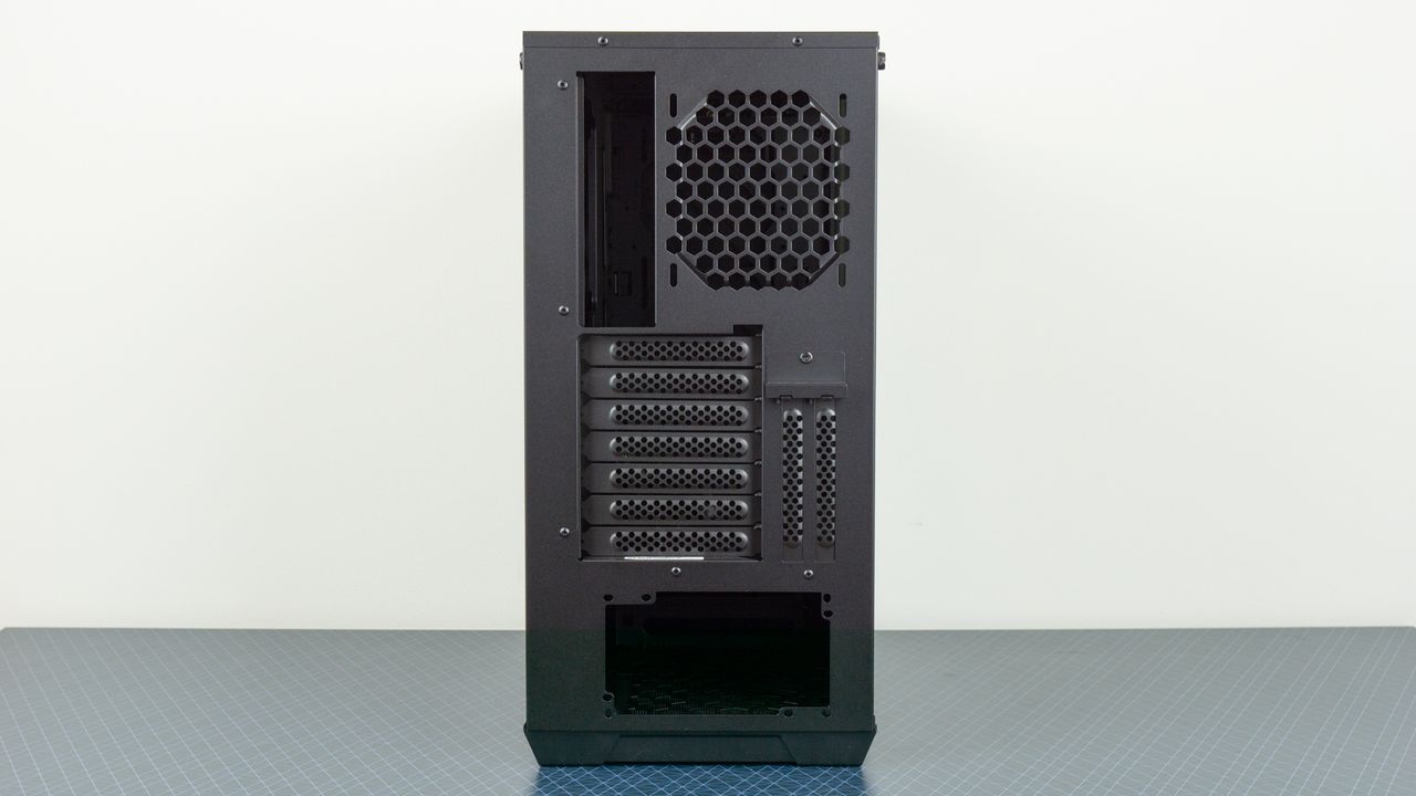 InWin 216