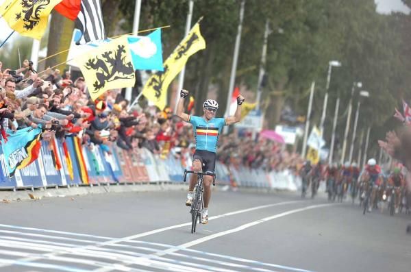 Philippe Gilbert ceelbrates as Boasson Hagen acceleratesto secure second place