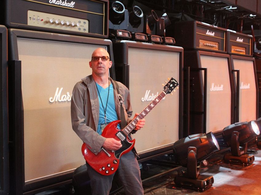 Kenny Chesney guitarist Kenny Greenberg on playing stadiums, sessions