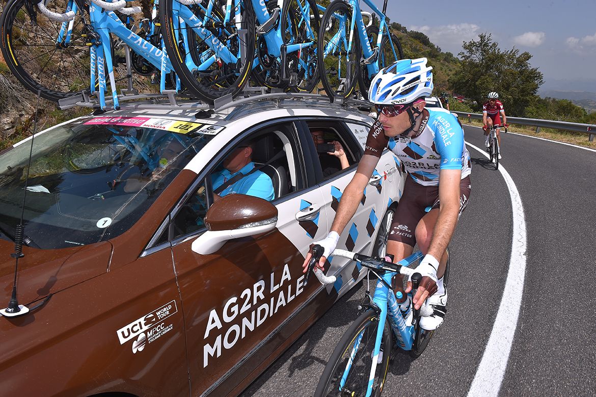 Hubert Dupont pays a visit to the team car at the Giro d'Italia