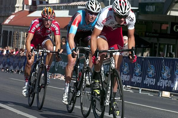 Luke Fetch from Victoria drives the leading trio into the final laps of the 33km men's under 23 criterium.
