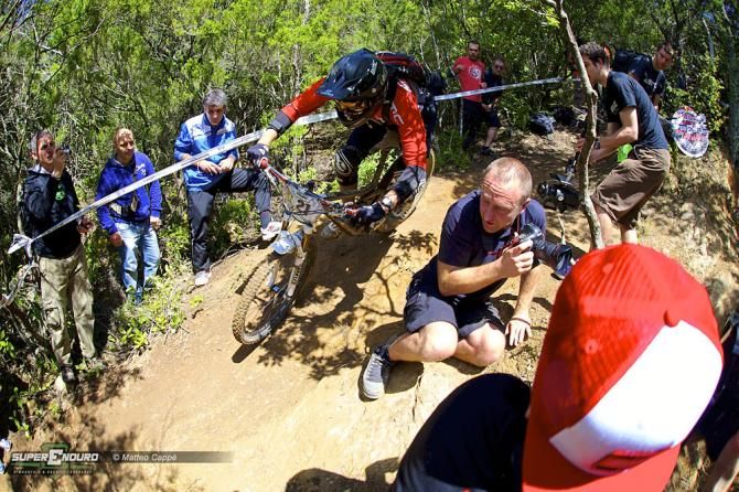 Many journalists, photographers and filmers were long the stages today to capture all the action from this very first EWS. Sometimes, however, they were too much into the action.