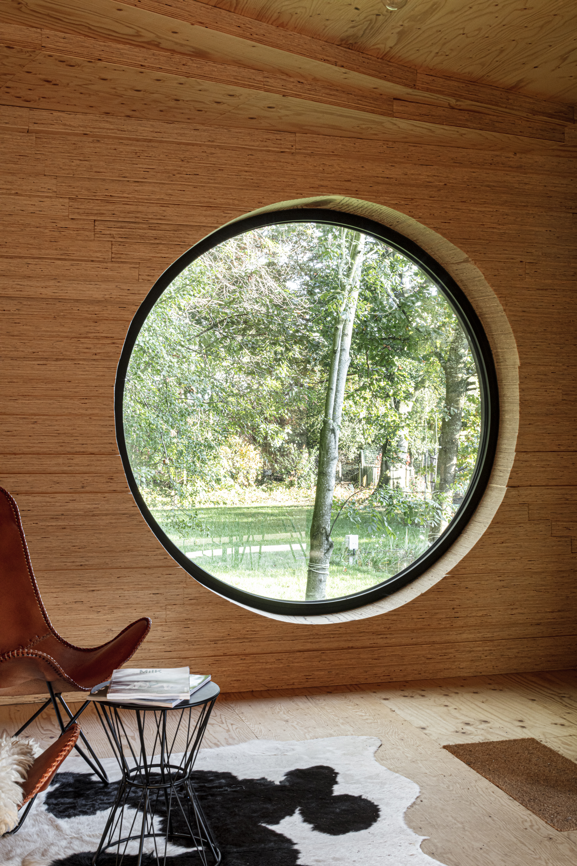 alex guesthouse atelier vens vanbelle window