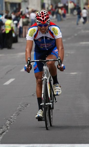 Erick Casta&ntilde;o (Imbabura) finishes alone in ninth place.