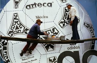 Adidas Azteca