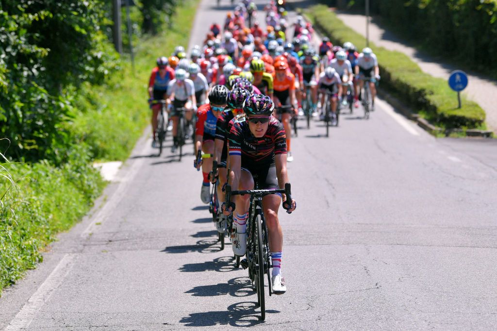 Canyon-SRAM control the peloton