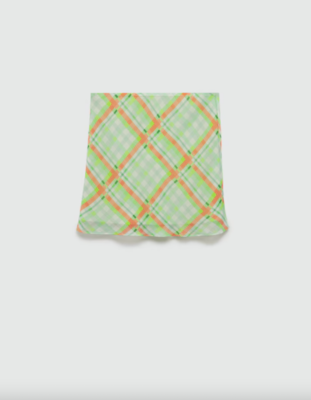 49ugKZfsggHN5S2akUVKUU-2560-80 محرران محبان للحيادية يجربان مجموعة Mango's Bright Summer استعدادًا للأشهر الأكثر دفئًا