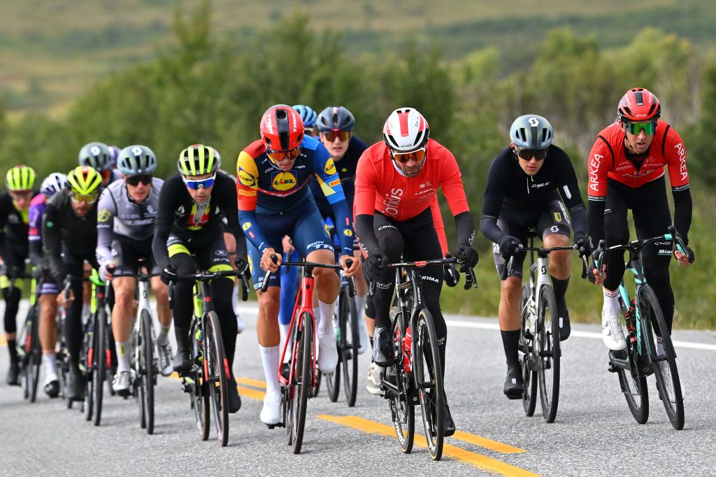 The breakaway consisted of 15 riders