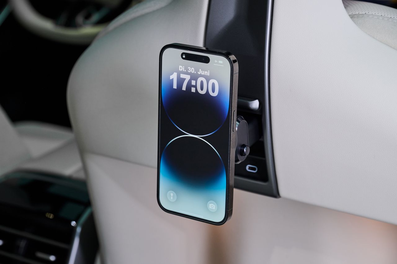 Interior design details in the BMW X5