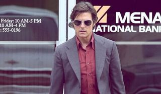 American Made Tom Cruise leaving the bank