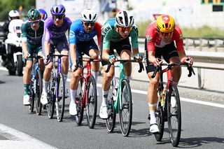 Vuelta a España stage 3 LIVE: Ethan Hayter part of a six-man group being kept on a leash by the peloton