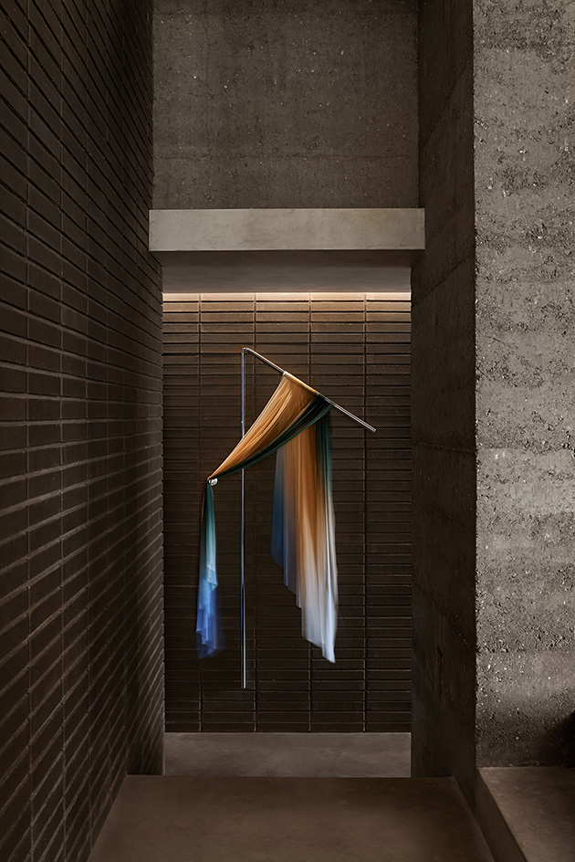 Karijini House, miinimalist moody house design