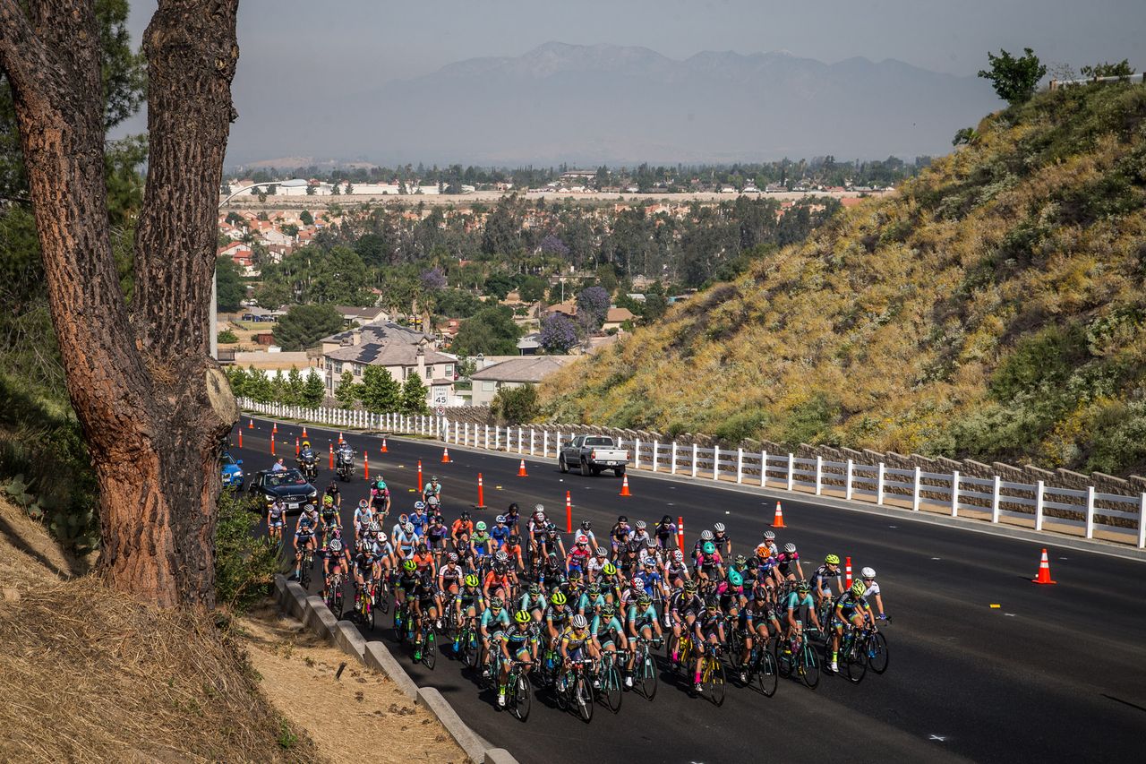 The women get rolling on the Highland loop
