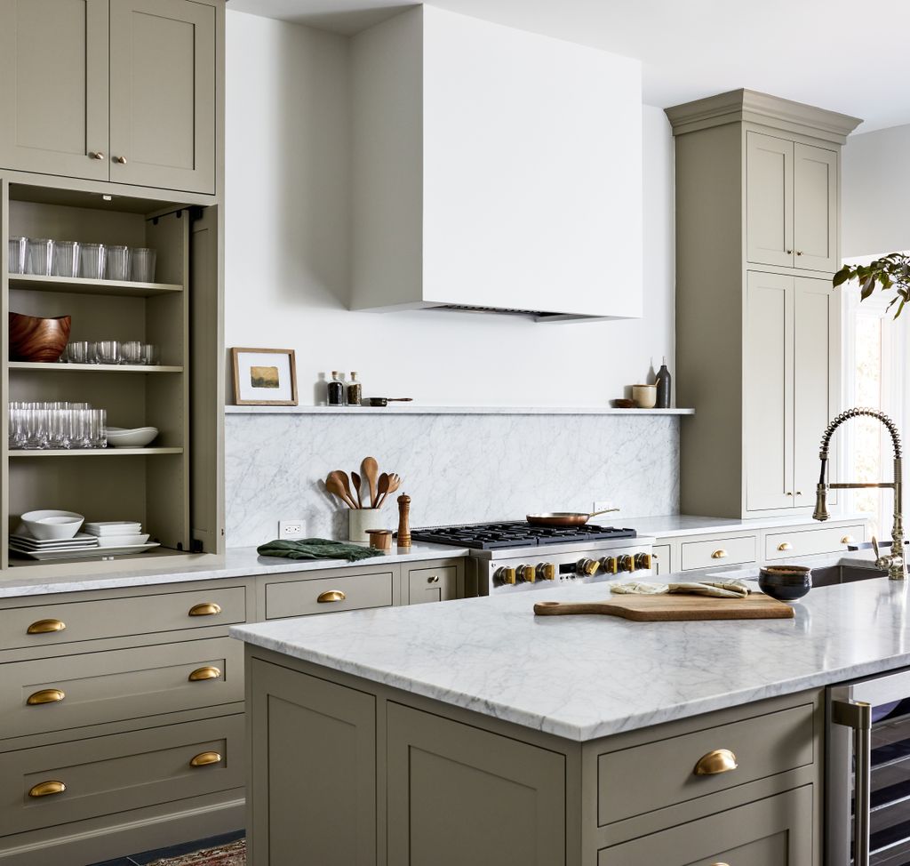Should Kitchen be Darker or Lighter Than Walls? Livingetc