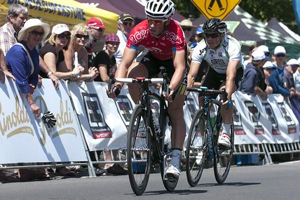 Mark Renshaw (02 Networks) and Simon Gerrans (Team Sky) attacked the peloton in the later half of the race.