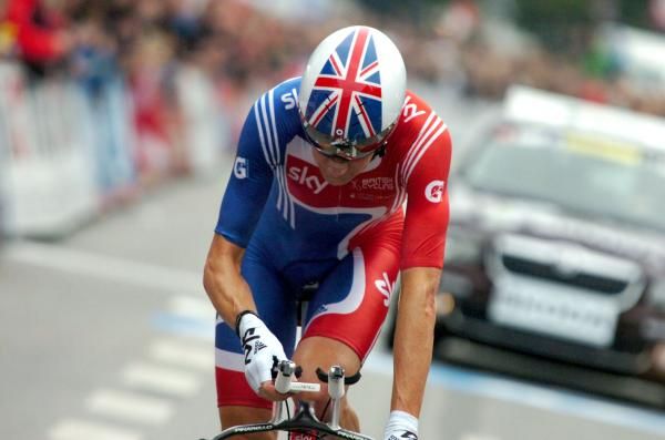Wiggins stops his power meter after his silver medal winning ride