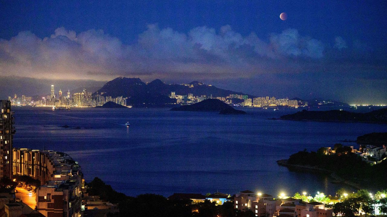 The total lunar eclipse as seen over Hong Kong on May 26, 2021, photographed by Anthony Wallace.
