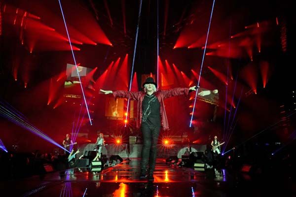 Def Leppard onstage in Atlanta