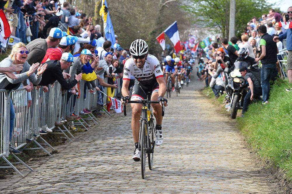 Fabian Cancellara chases the leaders in Flanders