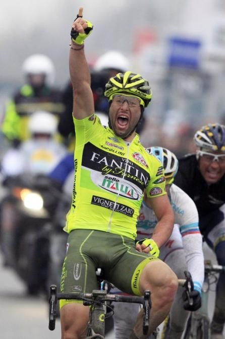 Oscar Gatto (Vini Fantini-Selle Italia) wins Dwars door Vlaanderen