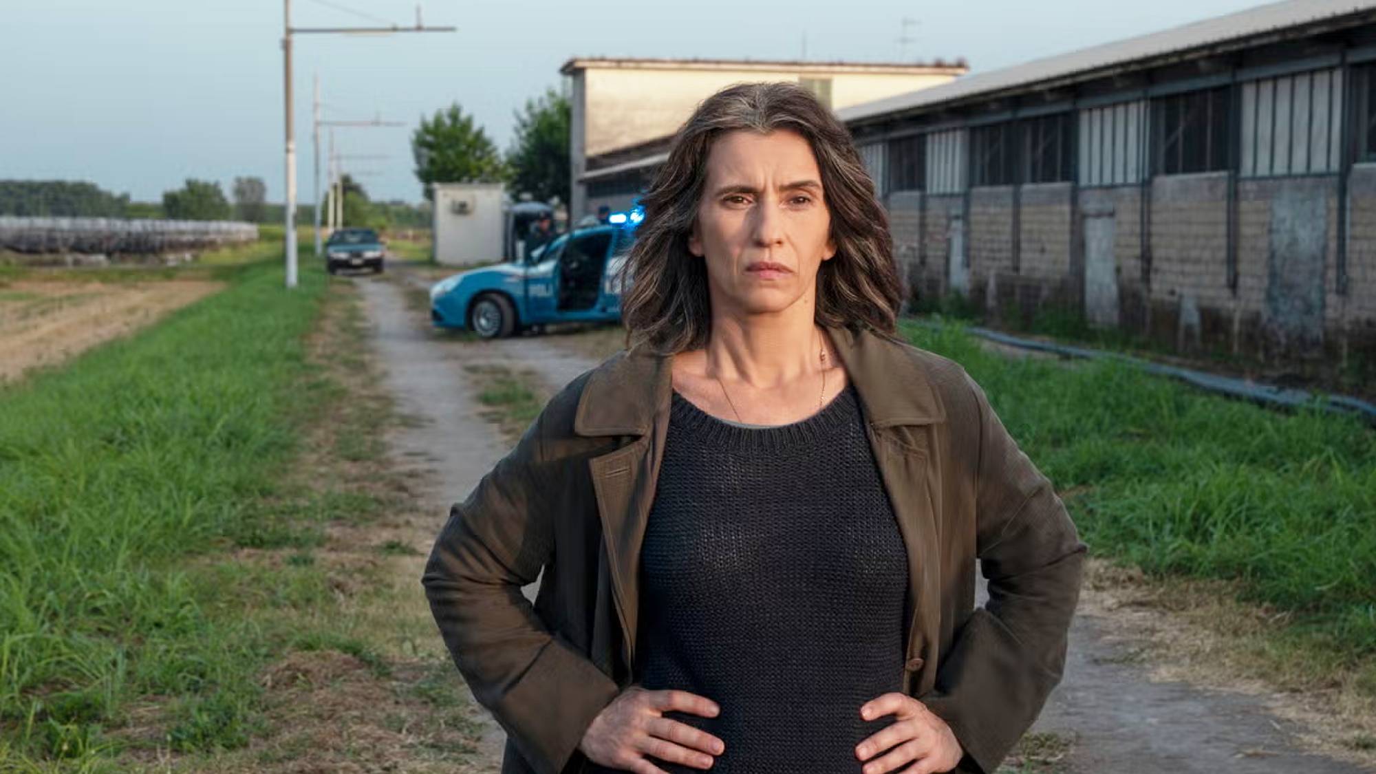 Teresa Saponangelo in "Sara - Woman in the Shadows" on Netflix
