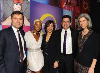 Schmooze Gallery May 7, 2012_3.jpg