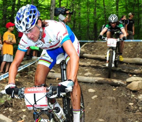 World Champion Margarita Fullana Riera followed by Mary McConneloug (Kenda-Seven-No Tubes).