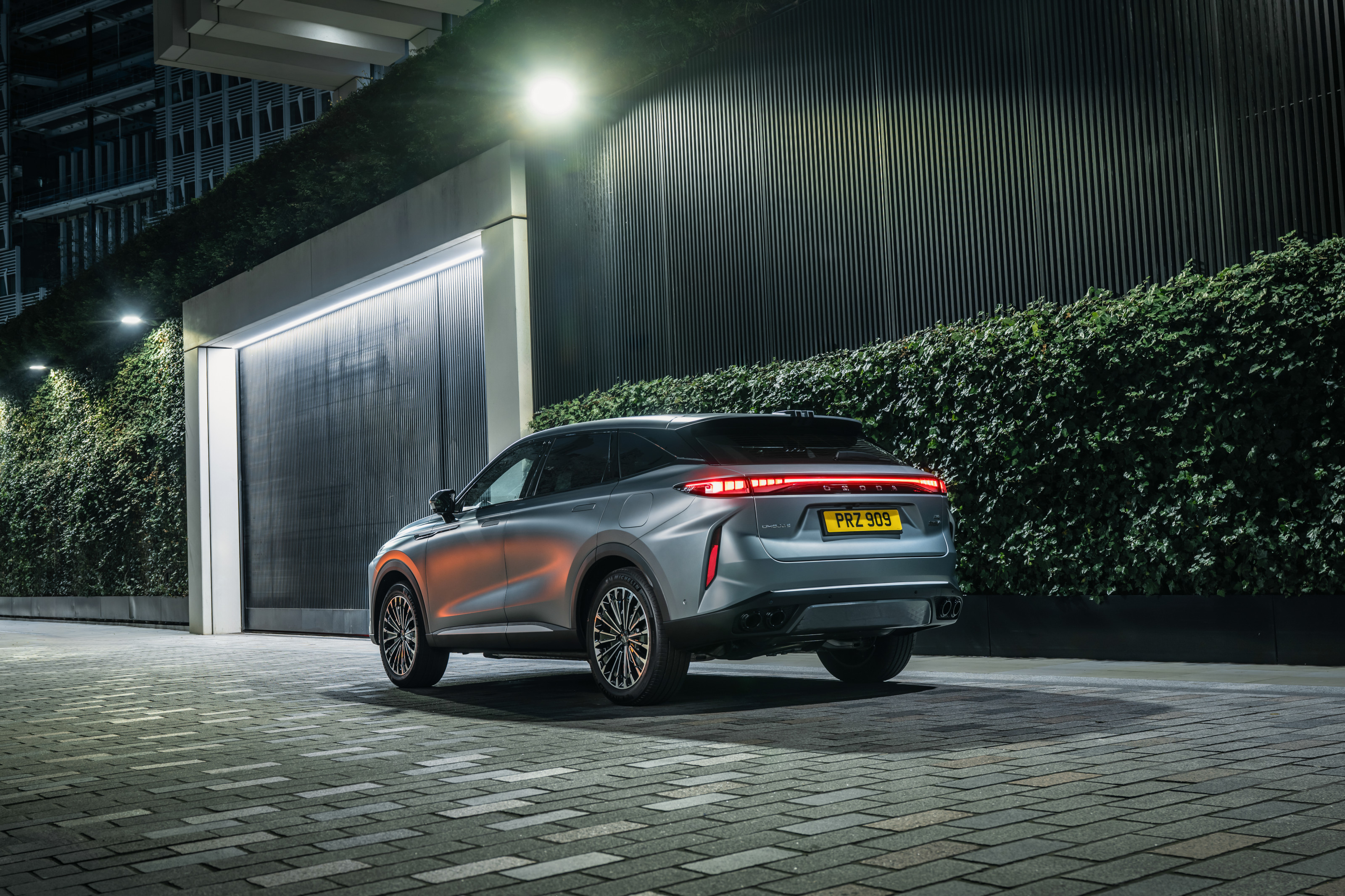 The new Omoda 9 super hybrid SUV