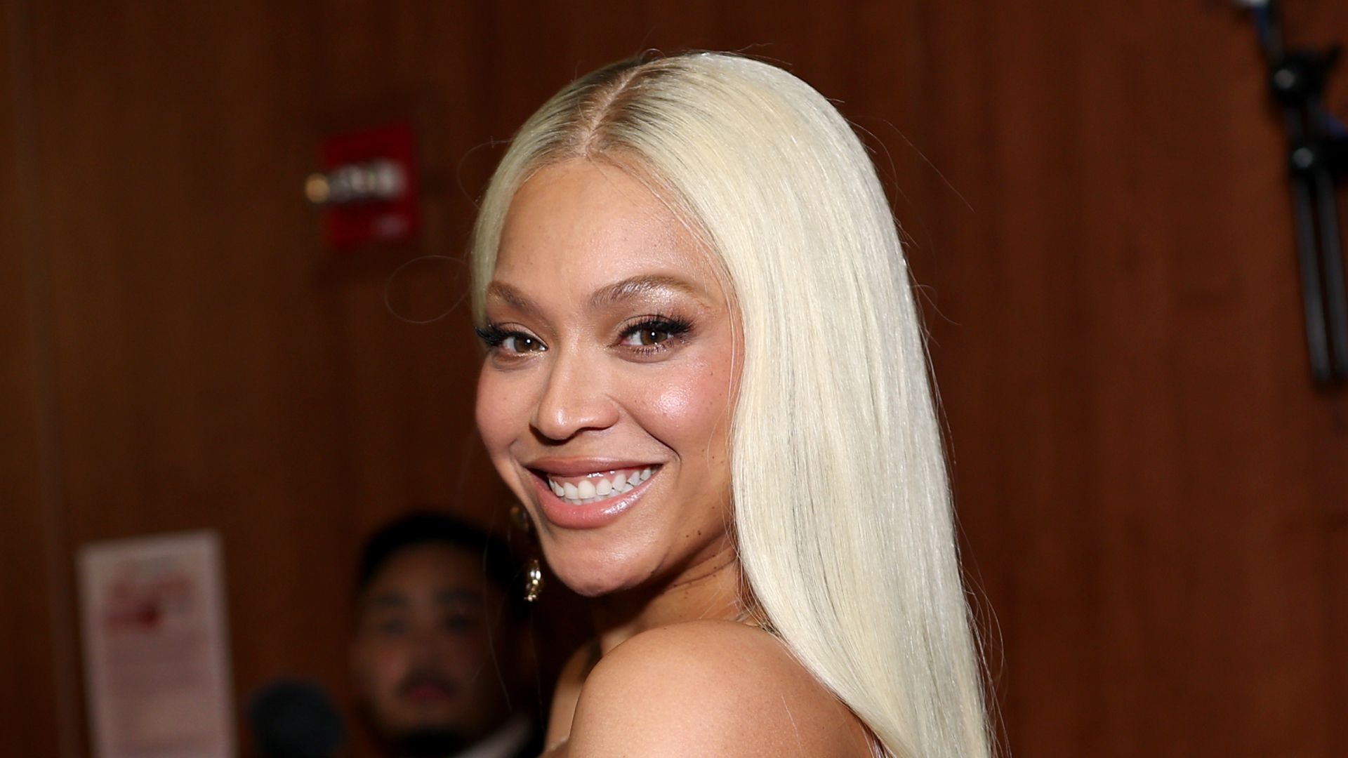 Beyoncé’s Curly Afro Is Already My Favorite Beauty Look of the Week