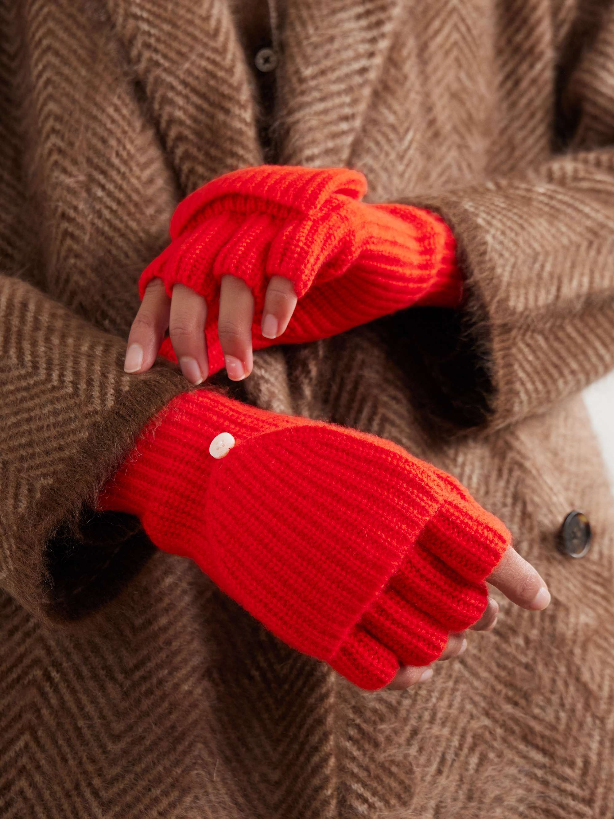 The Mitts Ribbed Cashmere Gloves
