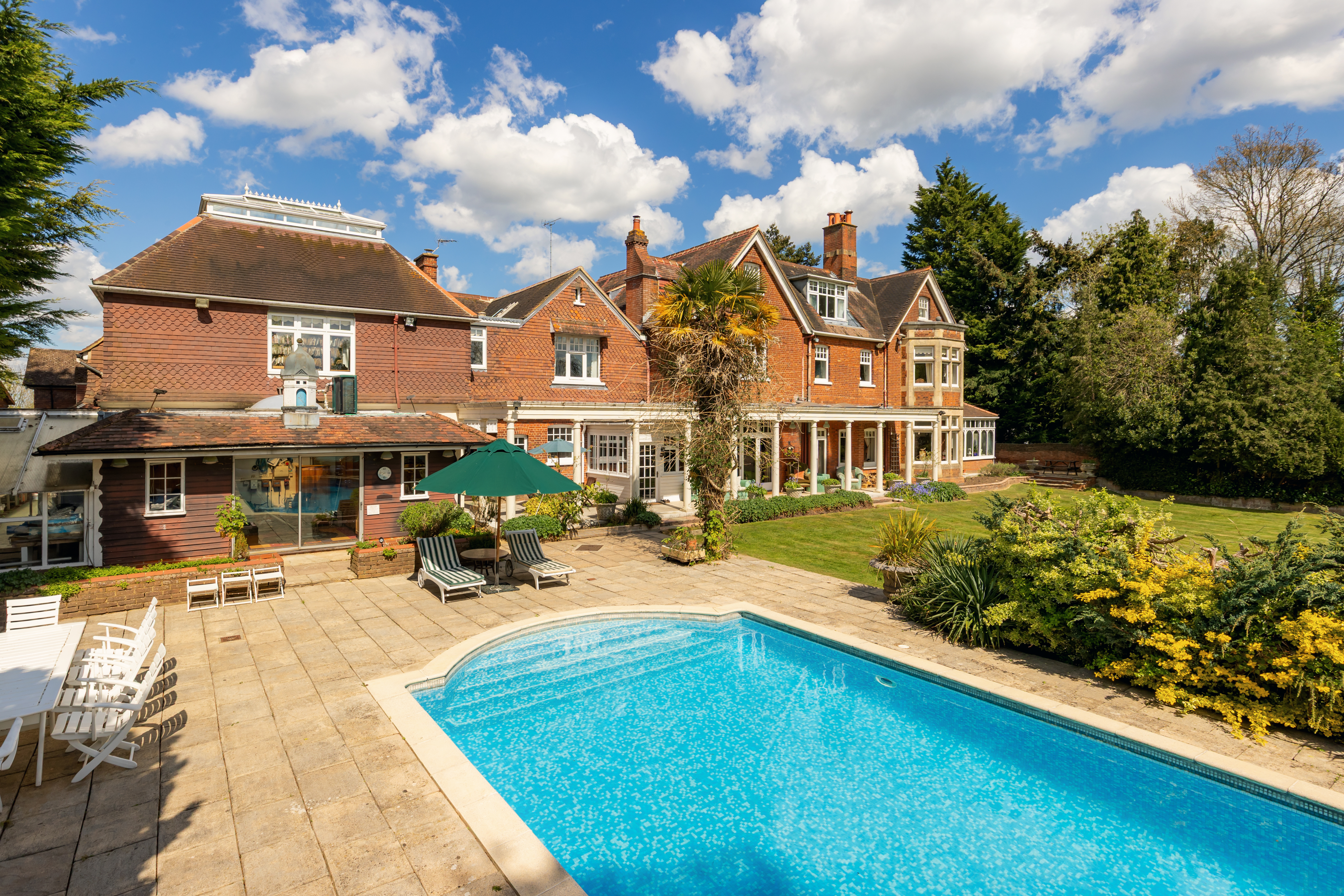 Exterior Abbots Mead