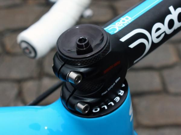 Check out the lightweight alloy plug and top cap assemblies on the Sky team bikes.