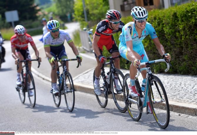 Valeri oAgnoli (Astana) on the front of the breakaway